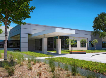 2800 Summit Front Entry Side View 2