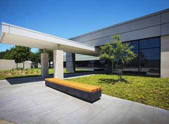 2800 Summit Front Entry Side View